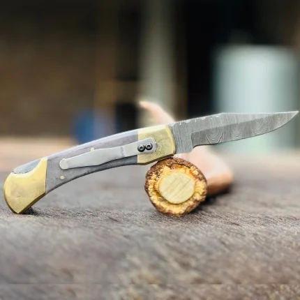 Folding knives